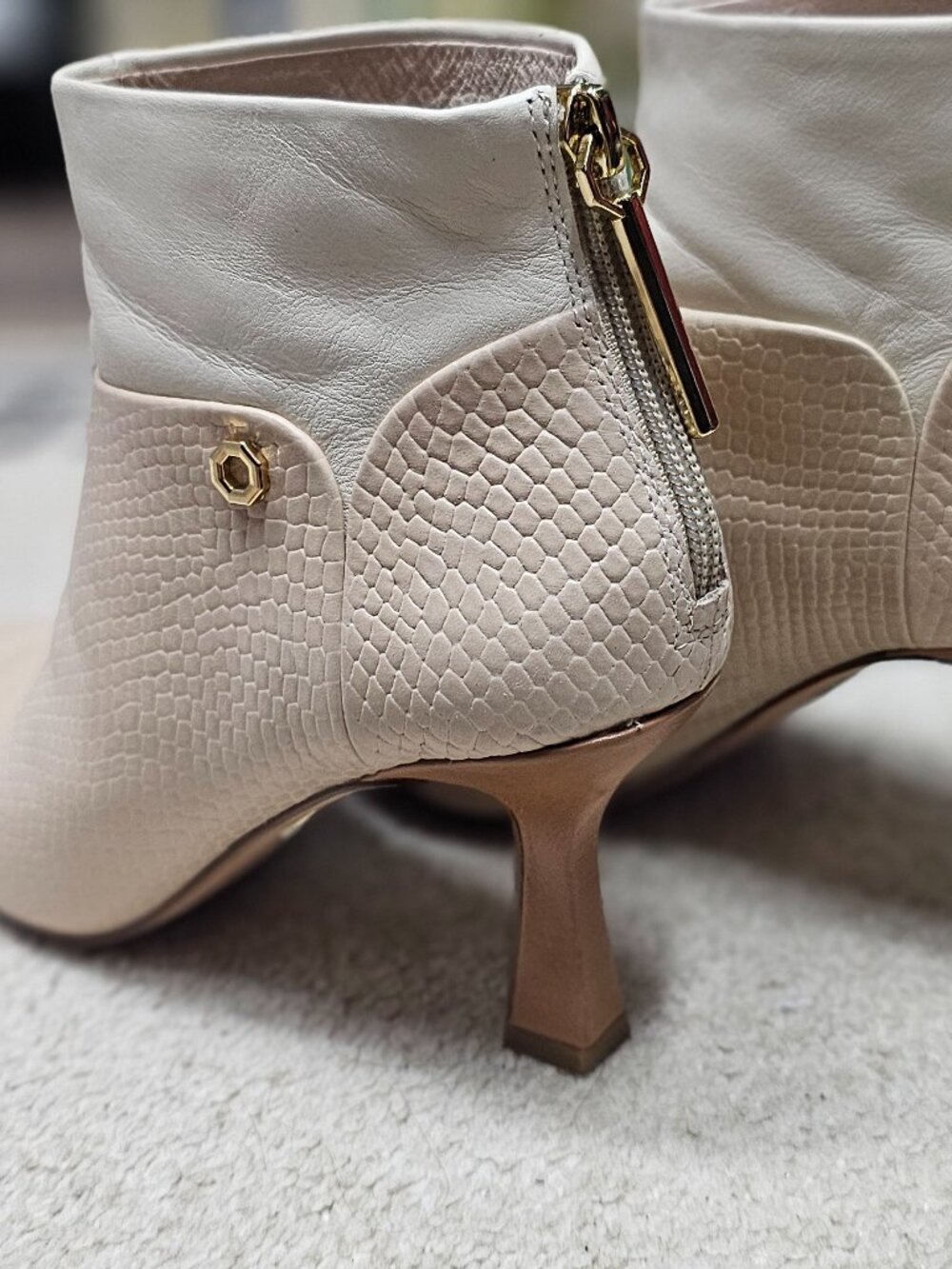 Shoes - Picture 14 of 16